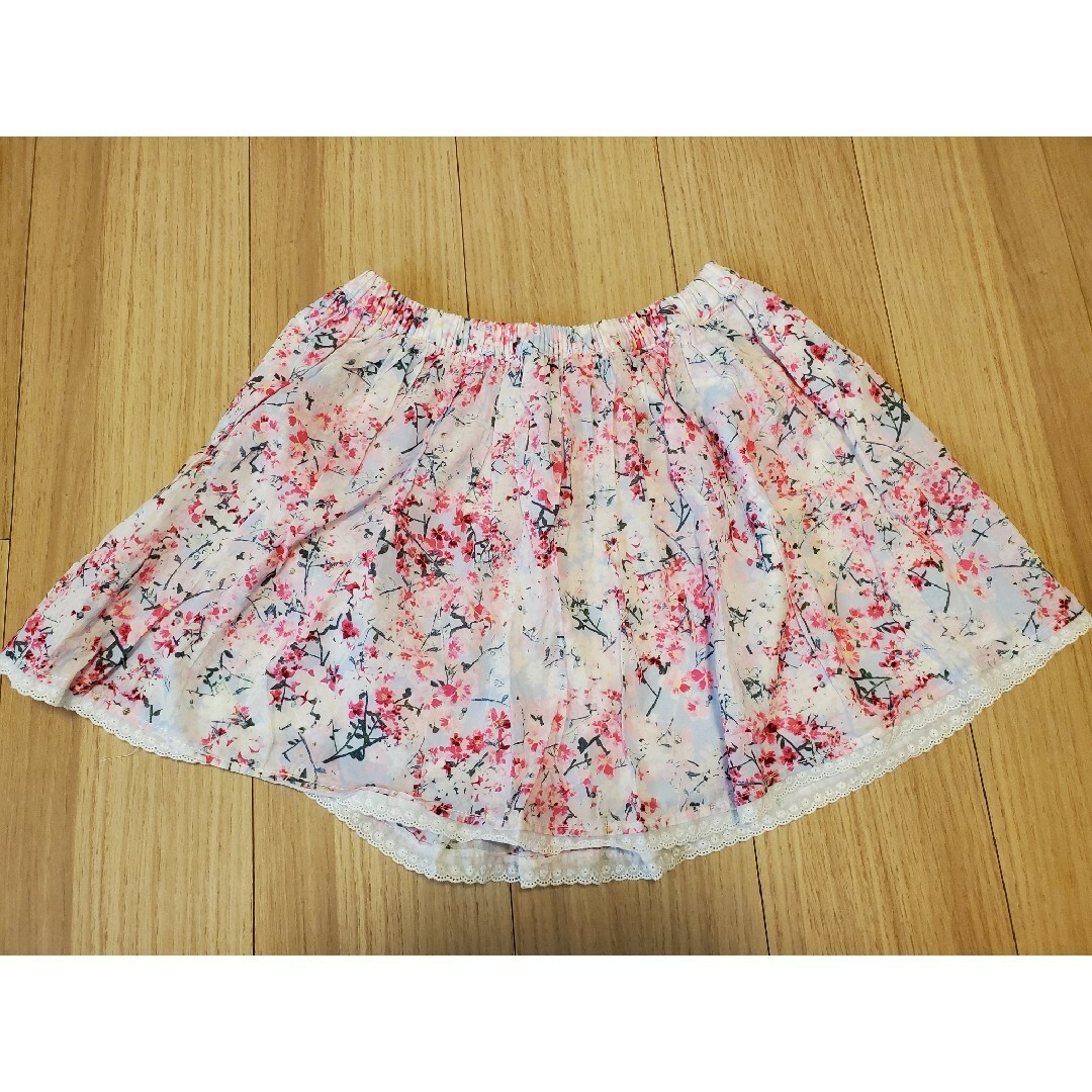 GAP Kids(ギャップキッズ)のGAPKids　花柄スカートMサイズ キッズ/ベビー/マタニティのキッズ服女の子用(90cm~)(スカート)の商品写真