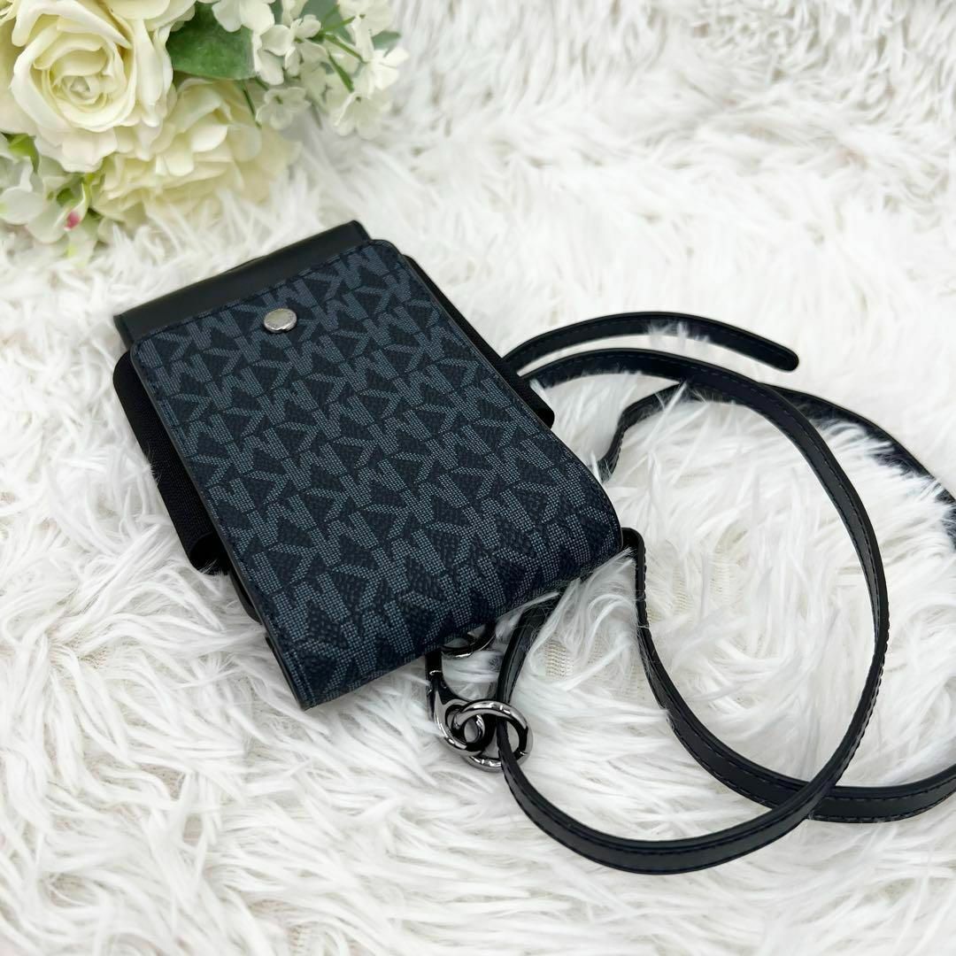 Michael Kors(マイケルコース)の【美品】MICHAEL KORS マイケルコース LI-2101 スマホケース レディースのファッション小物(その他)の商品写真