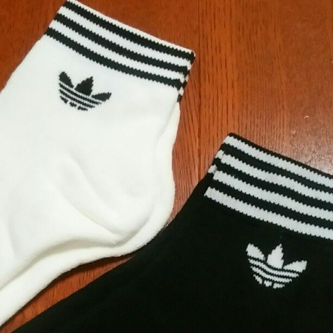 adidas(アディダス)のラクマパック　No.24　アディダス オリジナルス　ソックス　白黒　27〜29㎝ メンズのレッグウェア(ソックス)の商品写真