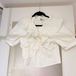 ザラ(ZARA)のZARA フリルブラウス(シャツ/ブラウス(半袖/袖なし))