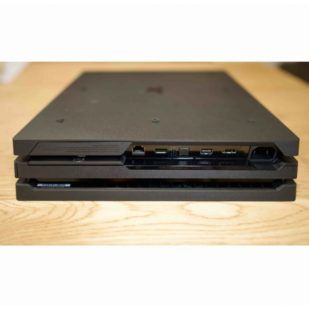 SONY PlayStation4 Pro CUH-7100BB01 エンタメ/ホビーのゲームソフト/ゲーム機本体(家庭用ゲーム機本体)の商品写真