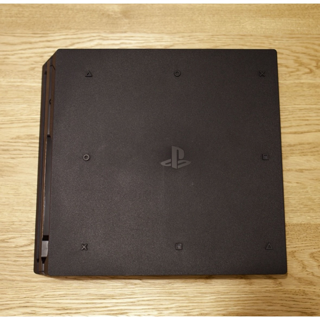 SONY PlayStation4 Pro CUH-7100BB01 エンタメ/ホビーのゲームソフト/ゲーム機本体(家庭用ゲーム機本体)の商品写真