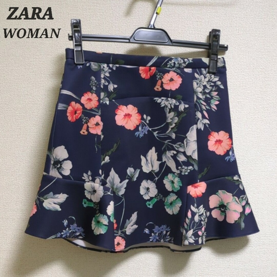 ZARA(ザラ)のZARA WOMAN ザラ ウーマン 花柄マーメイドスカート ネイビー フレア レディースのスカート(ミニスカート)の商品写真