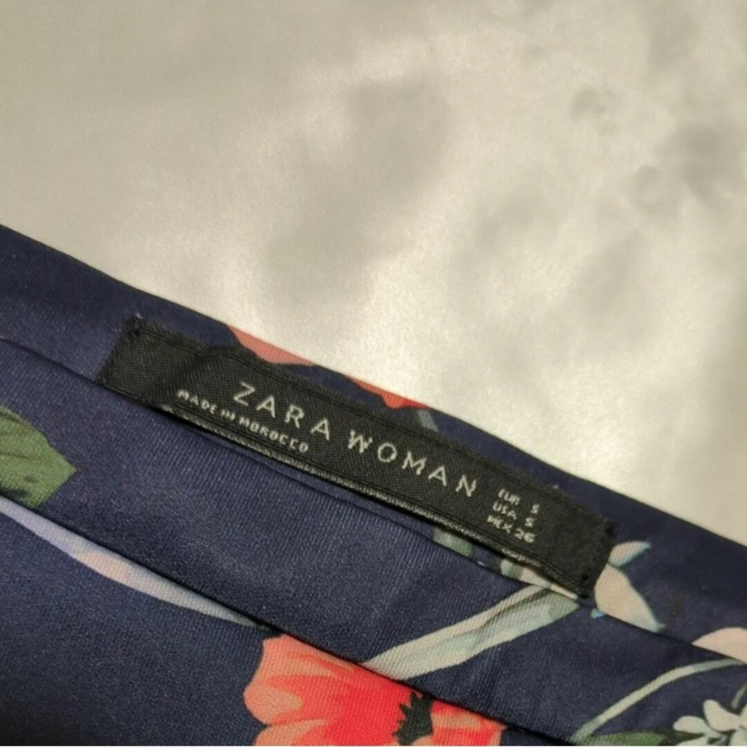 ZARA(ザラ)のZARA WOMAN ザラ ウーマン 花柄マーメイドスカート ネイビー フレア レディースのスカート(ミニスカート)の商品写真