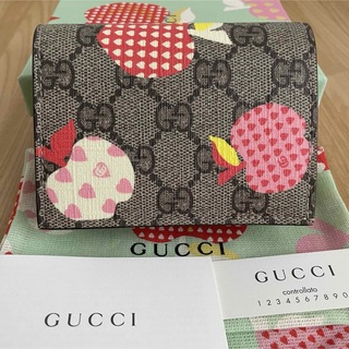 グッチ(Gucci)の新品未使用　GUCCI グッチ　ミニ財布　二つ折り財布　アップル　りんご(財布)