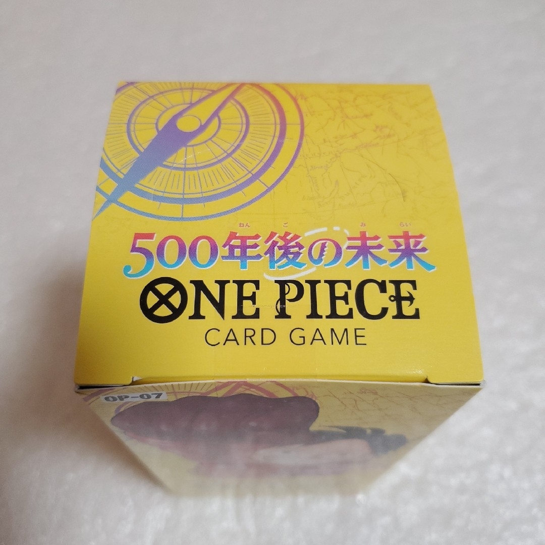 ONE PIECE(ワンピース)のワンピースカード　500年後の未来BOX　未開封・封印テープ付きです。 エンタメ/ホビーのトレーディングカード(Box/デッキ/パック)の商品写真