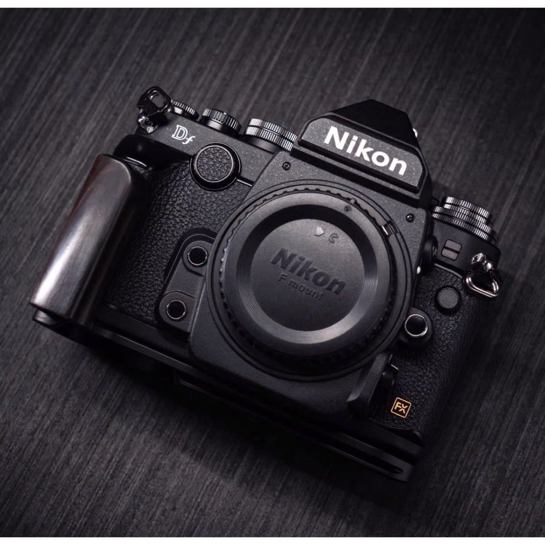 新品 Nikon ニコン  DF df 用 ハンドグリップ スマホ/家電/カメラのカメラ(デジタル一眼)の商品写真