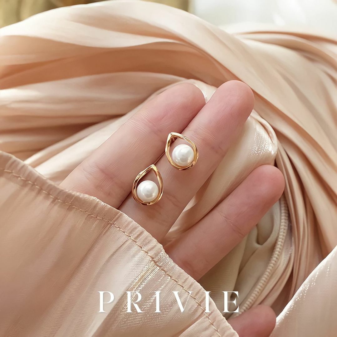 PRIVIE ピアス パール 真珠 しずく型 ゴールド 18k 18金 金属アレ レディースのアクセサリー(その他)の商品写真