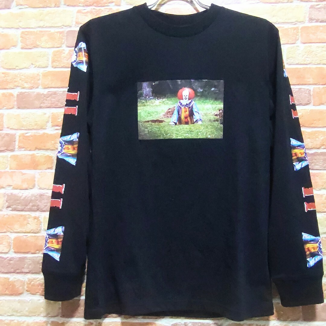 【新品】映画 イット IT Tシャツ ロンT S ブラック ピエロ ホラー メンズのトップス(Tシャツ/カットソー(七分/長袖))の商品写真