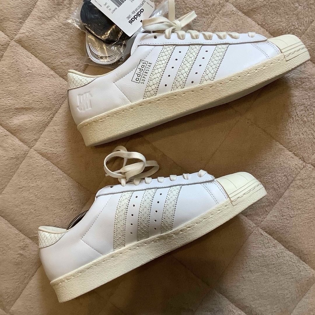 adidas(アディダス)の新品未使用　UNDEFEATED × ADIDAS SUPERSTAR 80S メンズの靴/シューズ(スニーカー)の商品写真