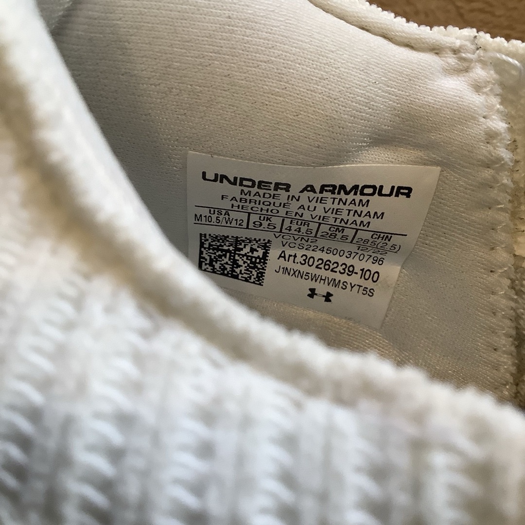 UNDER ARMOUR(アンダーアーマー)のUNDER ARMOUR UAホバー ファントム3 3026239-100 メンズの靴/シューズ(スニーカー)の商品写真