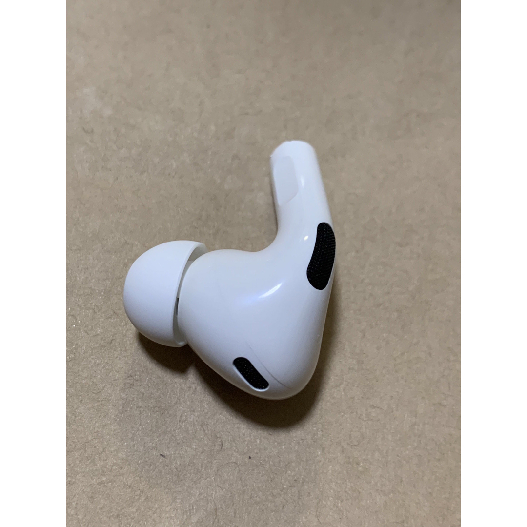 Apple(アップル)のAirPods Pro 第2世代 MQD83J/A A2698(R)右耳＿X5 スマホ/家電/カメラのオーディオ機器(ヘッドフォン/イヤフォン)の商品写真