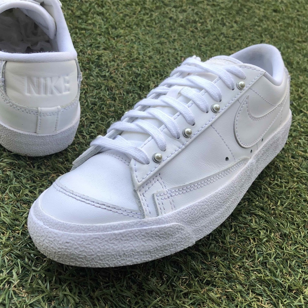 NIKE(ナイキ)の美品25 NIKE BLAZER LOW '77 ナイキ ブレザーローHA187 レディースの靴/シューズ(スニーカー)の商品写真