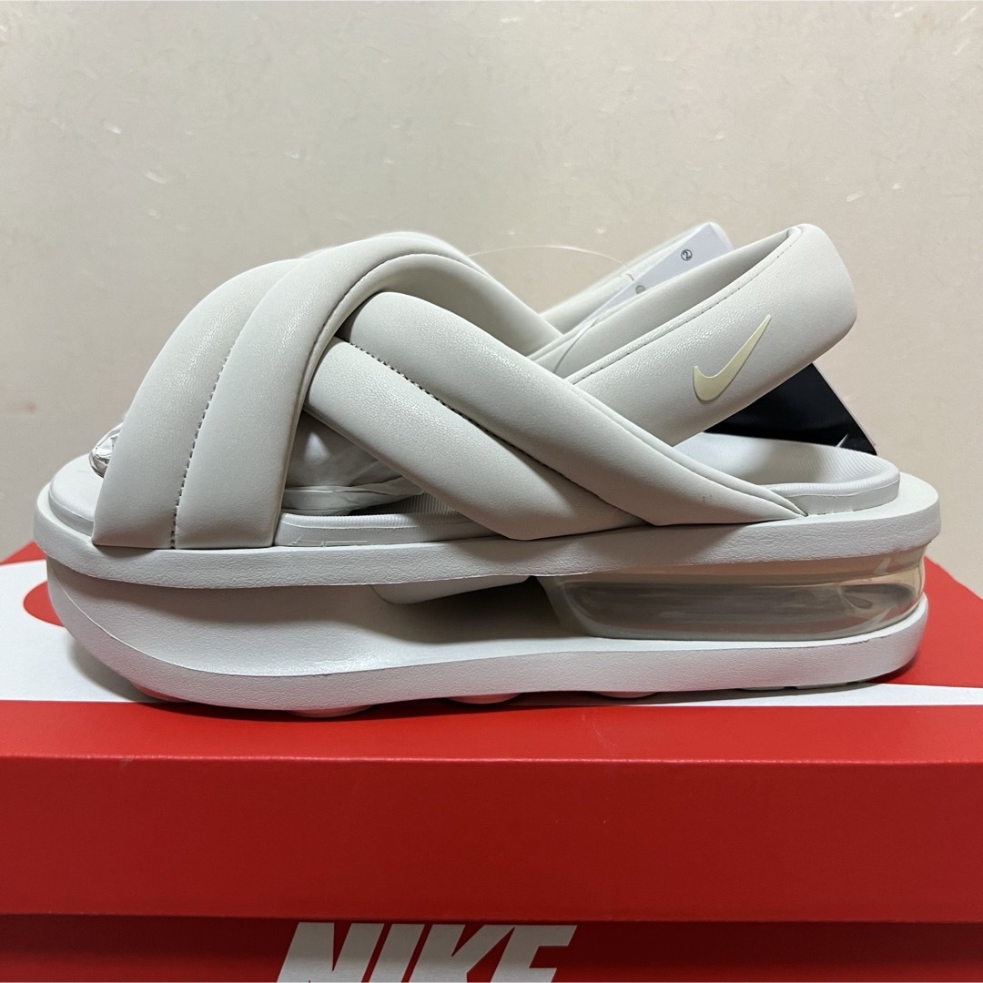 NIKE(ナイキ)のNIKE AIR MAX ISLA エアマックスアイラ 23cm レディースの靴/シューズ(サンダル)の商品写真