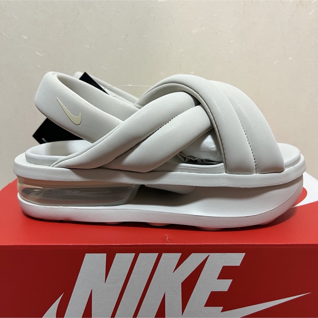 NIKE(ナイキ)のNIKE AIR MAX ISLA エアマックスアイラ 23cm レディースの靴/シューズ(サンダル)の商品写真