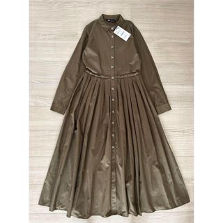 ZARA - ZARA プリーツ入りミディ丈ワンピース