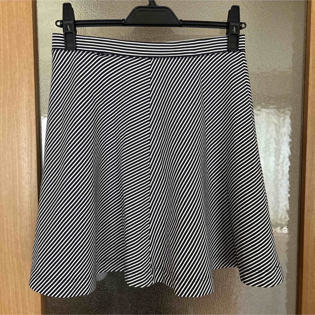 UNIQLO(ユニクロ)の【UNIQLO】フレアミニスカート M レディースのスカート(ミニスカート)の商品写真