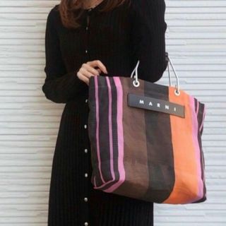 マルニ(Marni)のマルニカフェストライプトートバッグ マルチピンク 紗栄子中板付折らずに発送(トートバッグ)