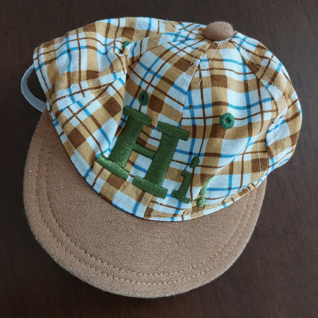 【美品】帽子　44cm　チェック　ベージュ系　紐付き キッズ/ベビー/マタニティのこども用ファッション小物(帽子)の商品写真