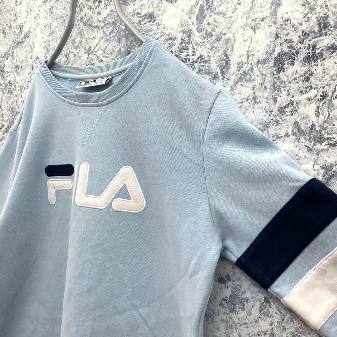 FILA(フィラ)のIS405 ITA古着フィラ刺繍ロゴマルチカラーVガゼットスウェットトレーナー レディースのトップス(トレーナー/スウェット)の商品写真