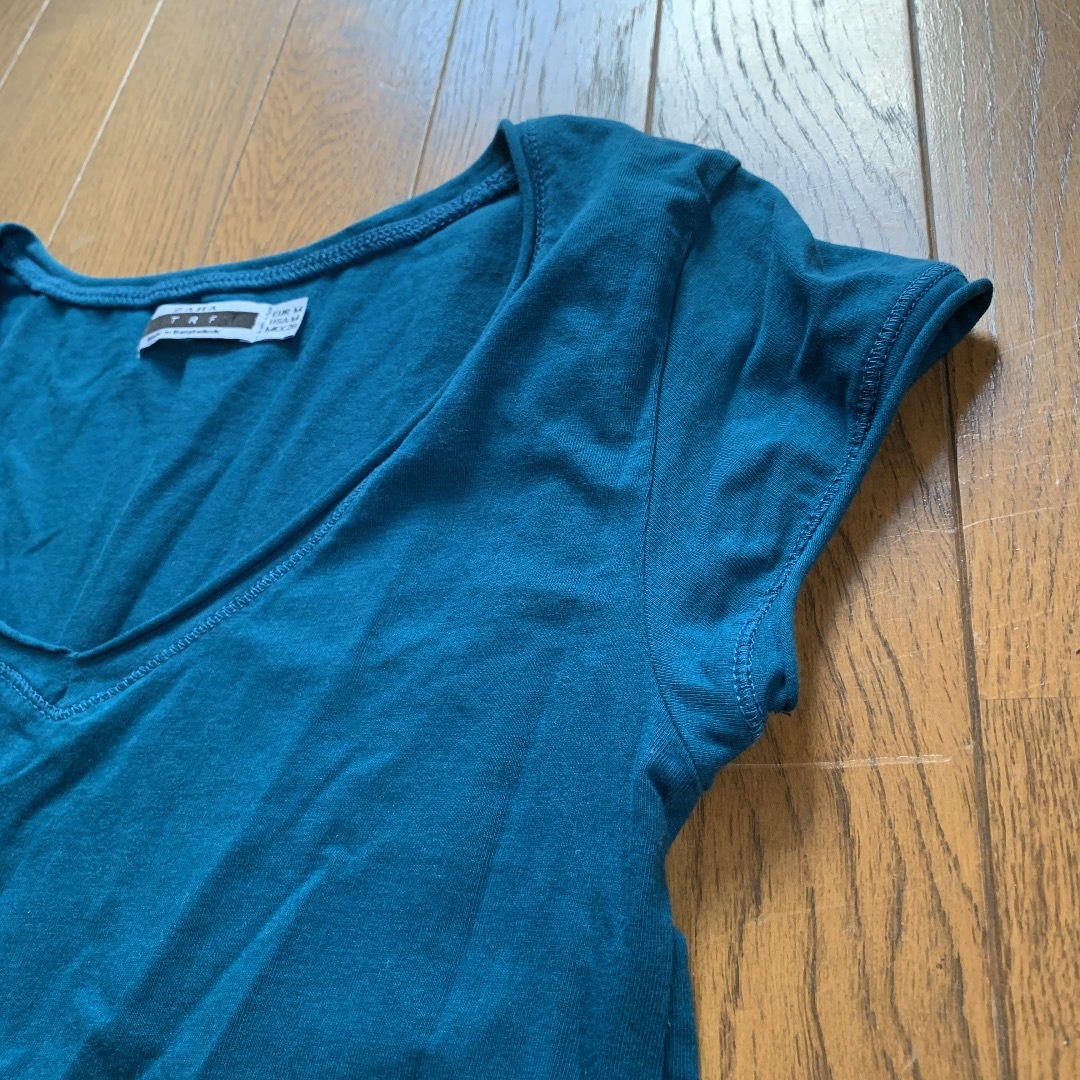 ZARA(ザラ)のTシャツ カットソー　ZARA ブルーグリーン　ストレッチ レディースのトップス(Tシャツ(半袖/袖なし))の商品写真