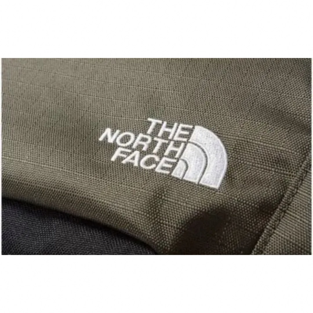 THE NORTH FACE(ザノースフェイス)のノースフェイス THE NORTH FACE クラシックカンガ2  新品タグ付緑 レディースのバッグ(ボディバッグ/ウエストポーチ)の商品写真