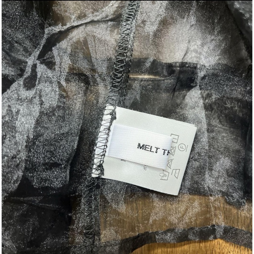 メルトザレディ　シースルーショートトレンチコート レディースのジャケット/アウター(トレンチコート)の商品写真