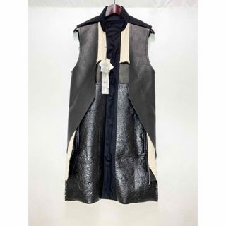 リックオウエンス(Rick Owens)の定価28万 新品 RICK OWENS スレーブレスジャケット ブラック 46(その他)