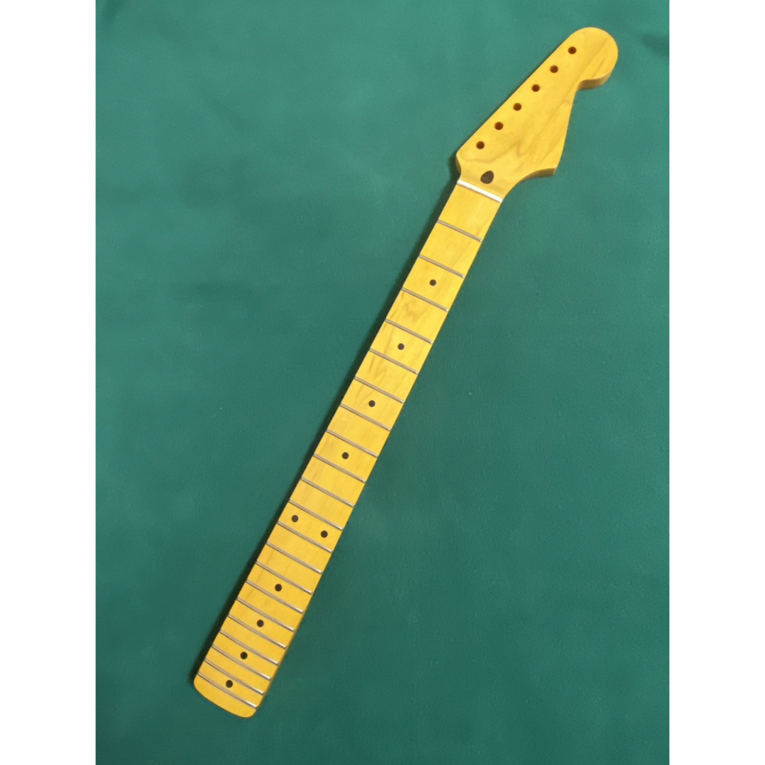 ストラトキャスターネック35ワンピースメープル ジャンボF ビンテージカラー 楽器のギター(パーツ)の商品写真