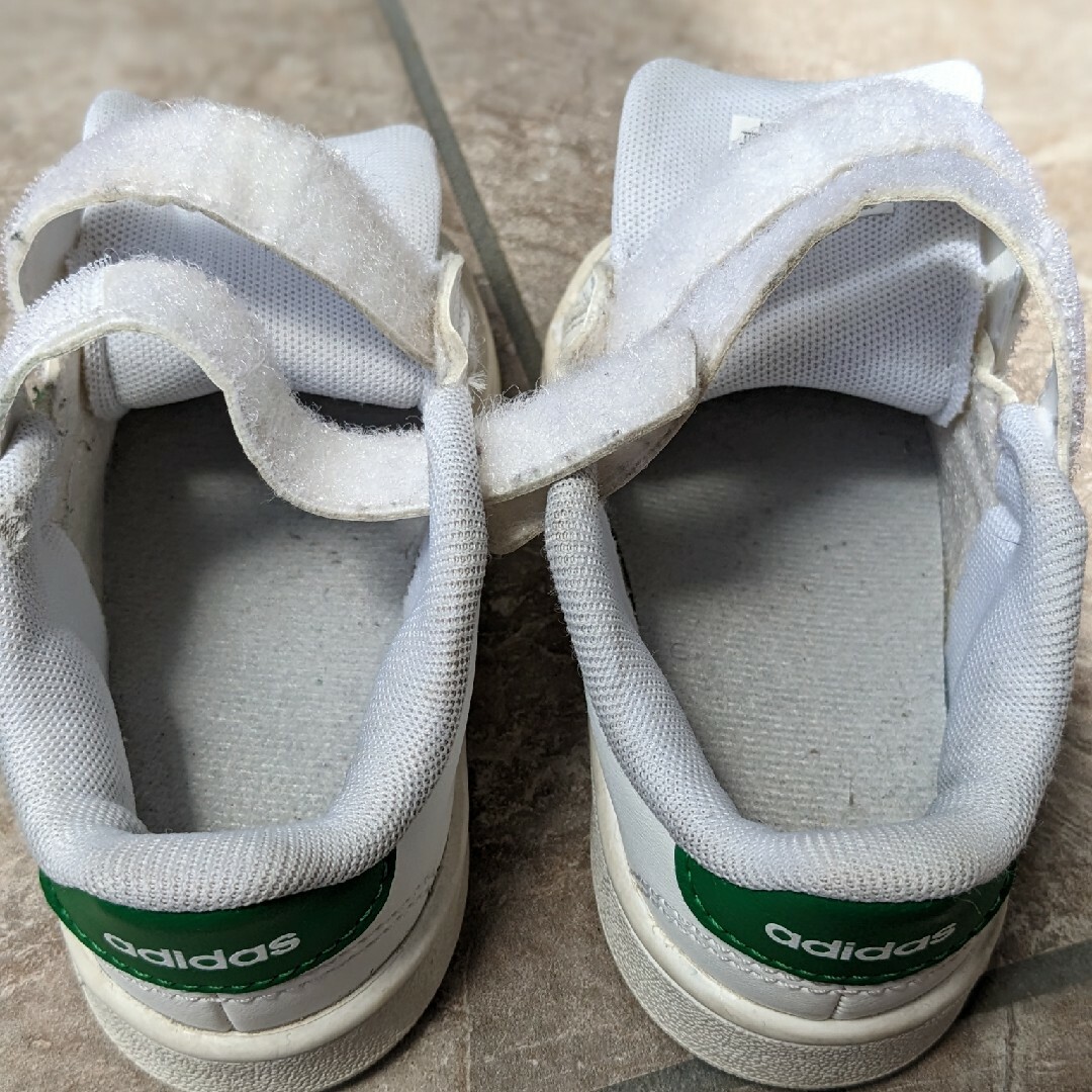 adidas(アディダス)のadidas　スニーカー　ベビー キッズ/ベビー/マタニティのベビー靴/シューズ(~14cm)(スニーカー)の商品写真