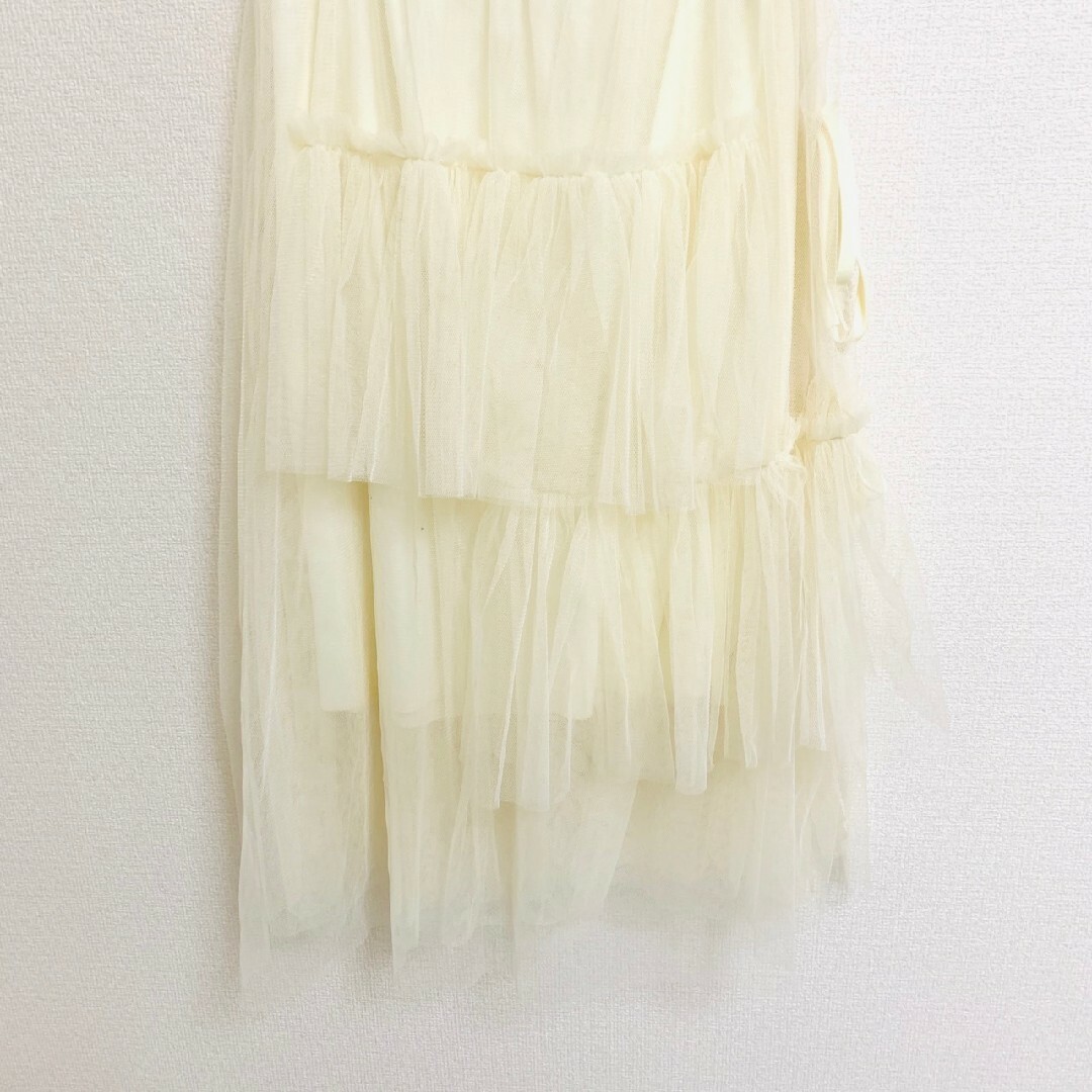 フレアスカート　F　ホワイト　ティアード　チュール　ポリ100%　ロング丈 レディースのスカート(ロングスカート)の商品写真