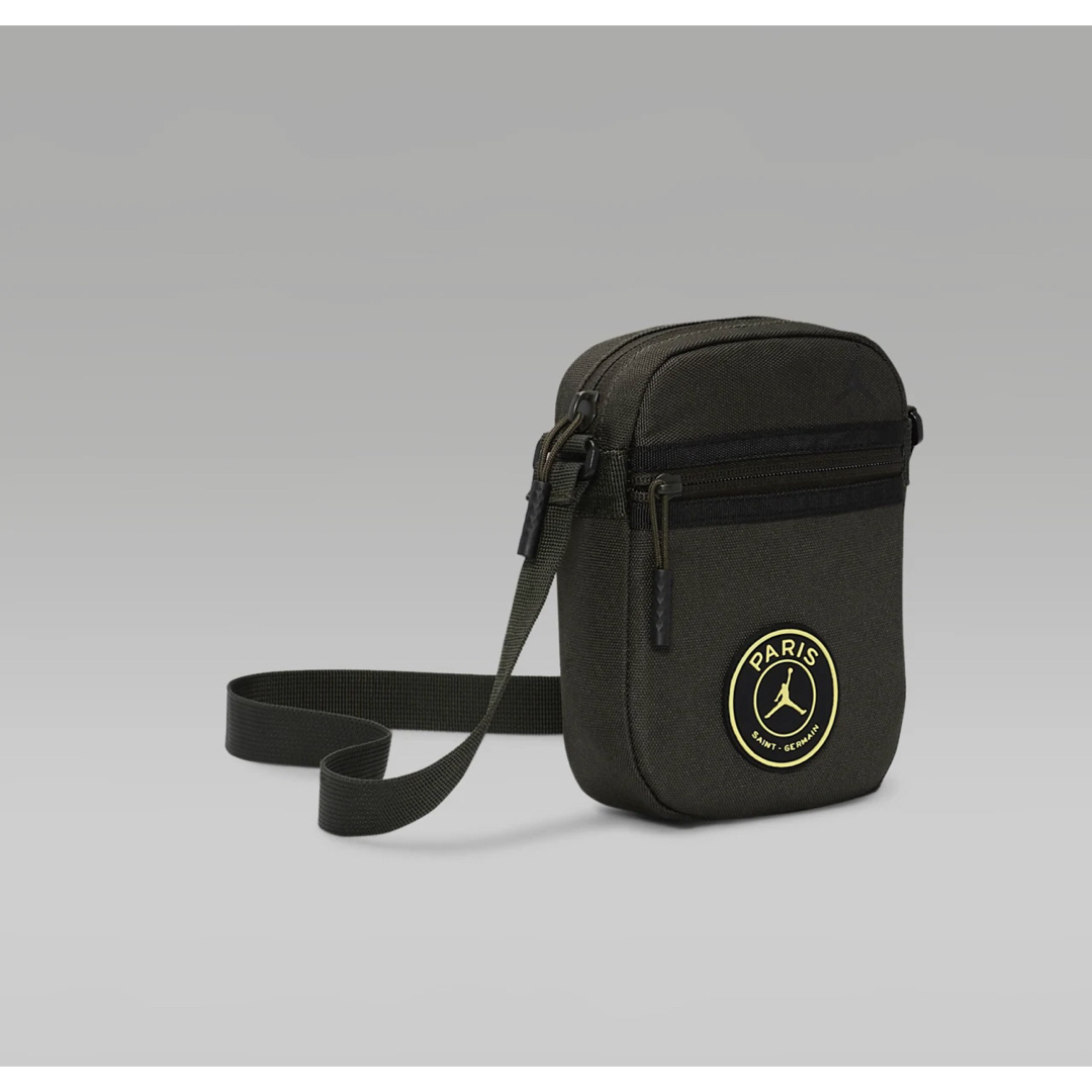 NIKE(ナイキ)の【新品未使用】NIKE パリサンジェルマン　JORDAN  バック メンズのバッグ(ボディーバッグ)の商品写真
