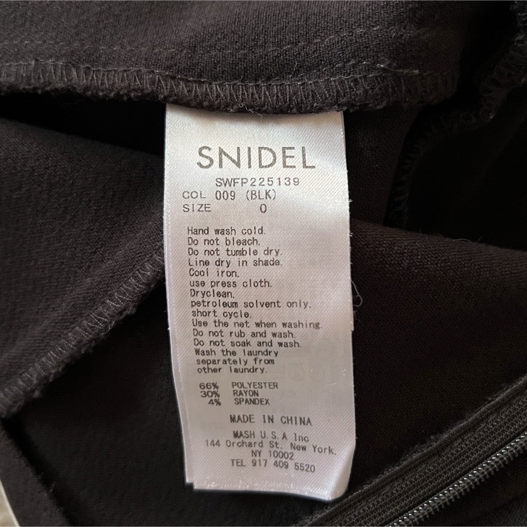 SNIDEL(スナイデル)のスナイデル スカートショートパンツ 黒 フレア ミニ インナーパンツ付き ブーツ レディースのスカート(ミニスカート)の商品写真