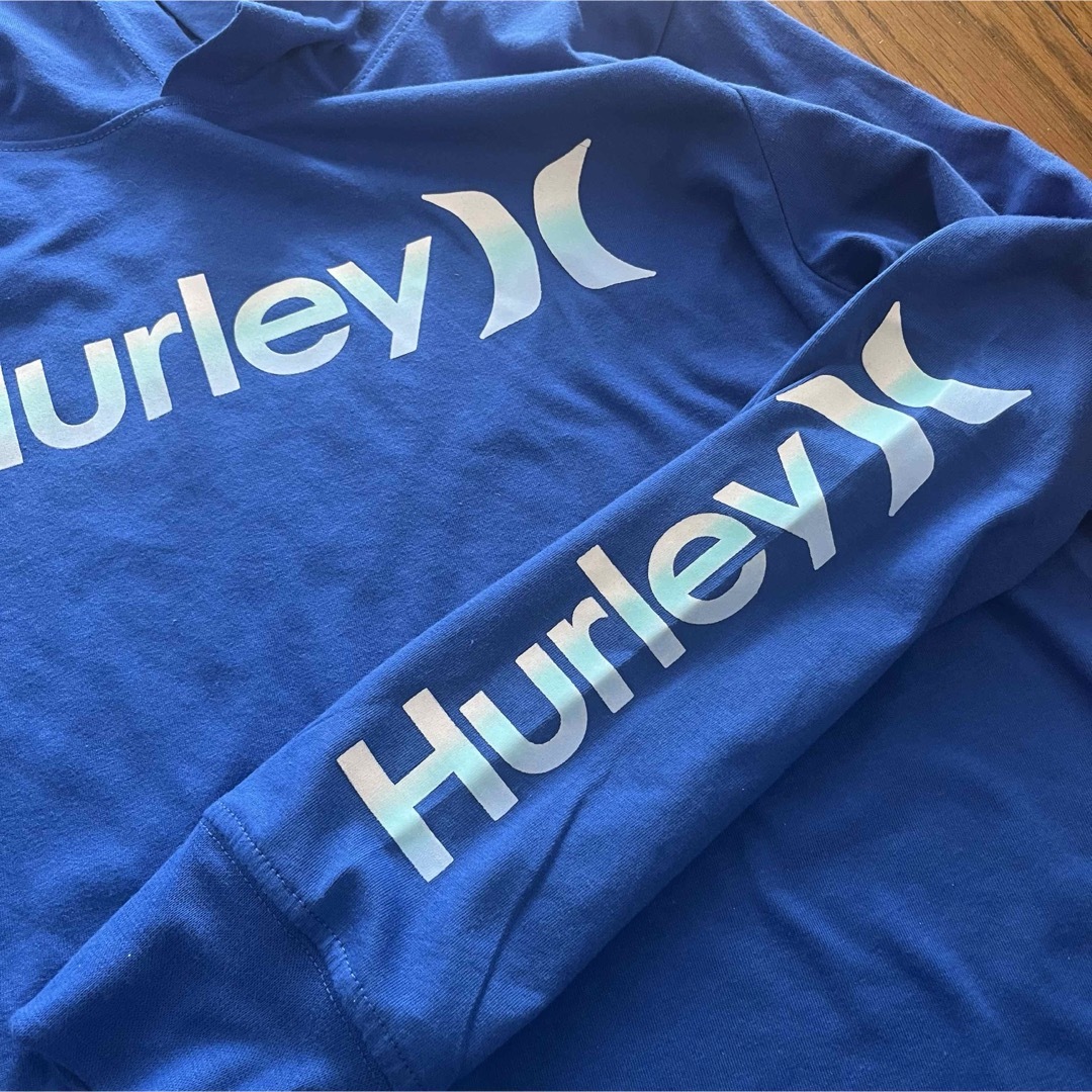 Hurley(ハーレー)のHurley新品ボーイズ用フード付きロングTシャツ　150 160 キッズ/ベビー/マタニティのキッズ服男の子用(90cm~)(Tシャツ/カットソー)の商品写真