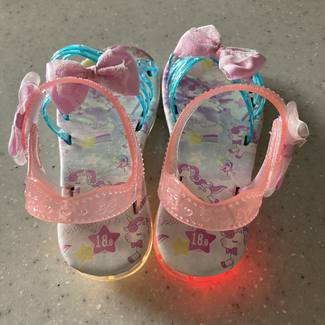 新品⭐︎光る　LEDサンダル　18センチ キッズ/ベビー/マタニティのキッズ靴/シューズ(15cm~)(サンダル)の商品写真