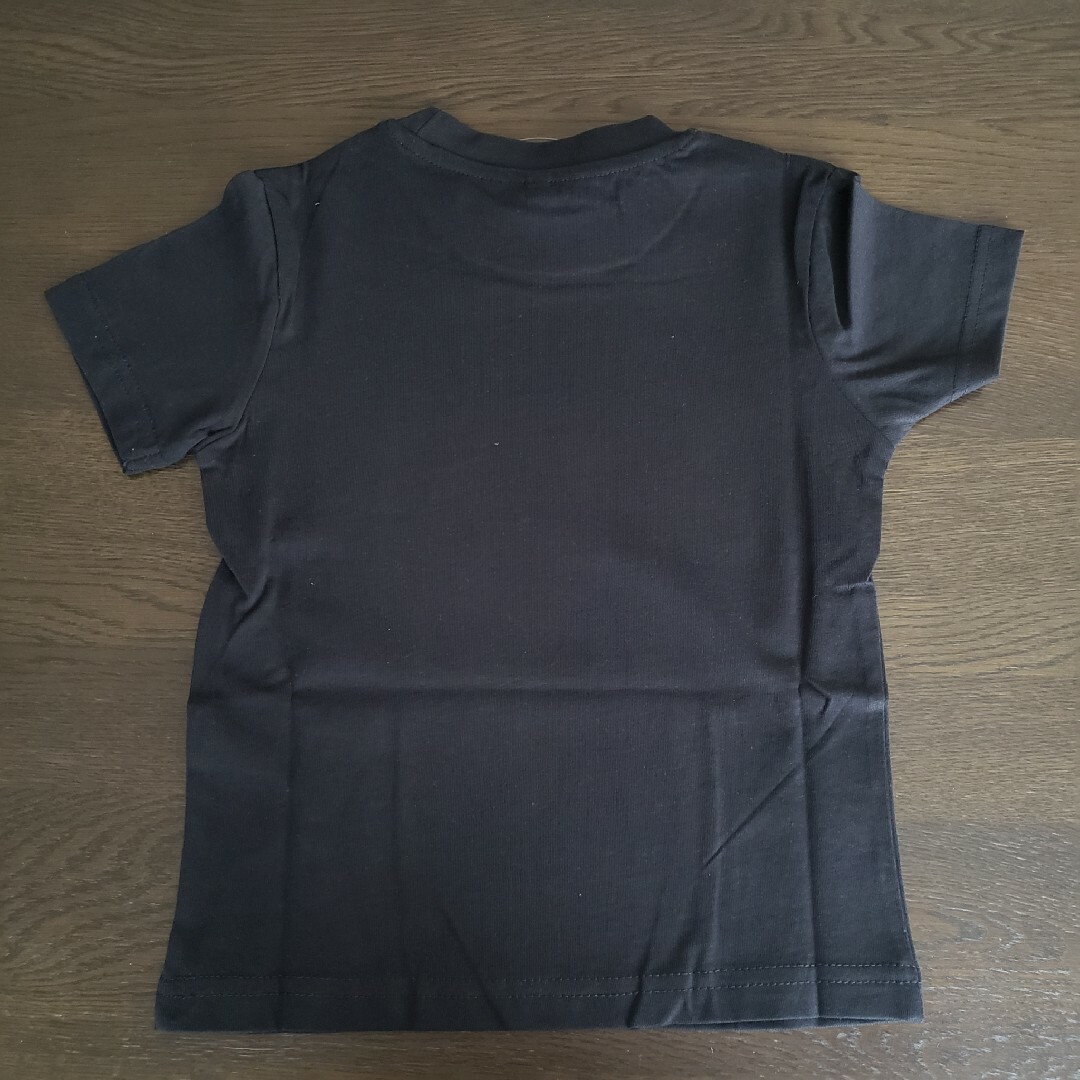 【新品】ヒラキ クルーネックTシャツ　黒　100 キッズ/ベビー/マタニティのキッズ服男の子用(90cm~)(Tシャツ/カットソー)の商品写真