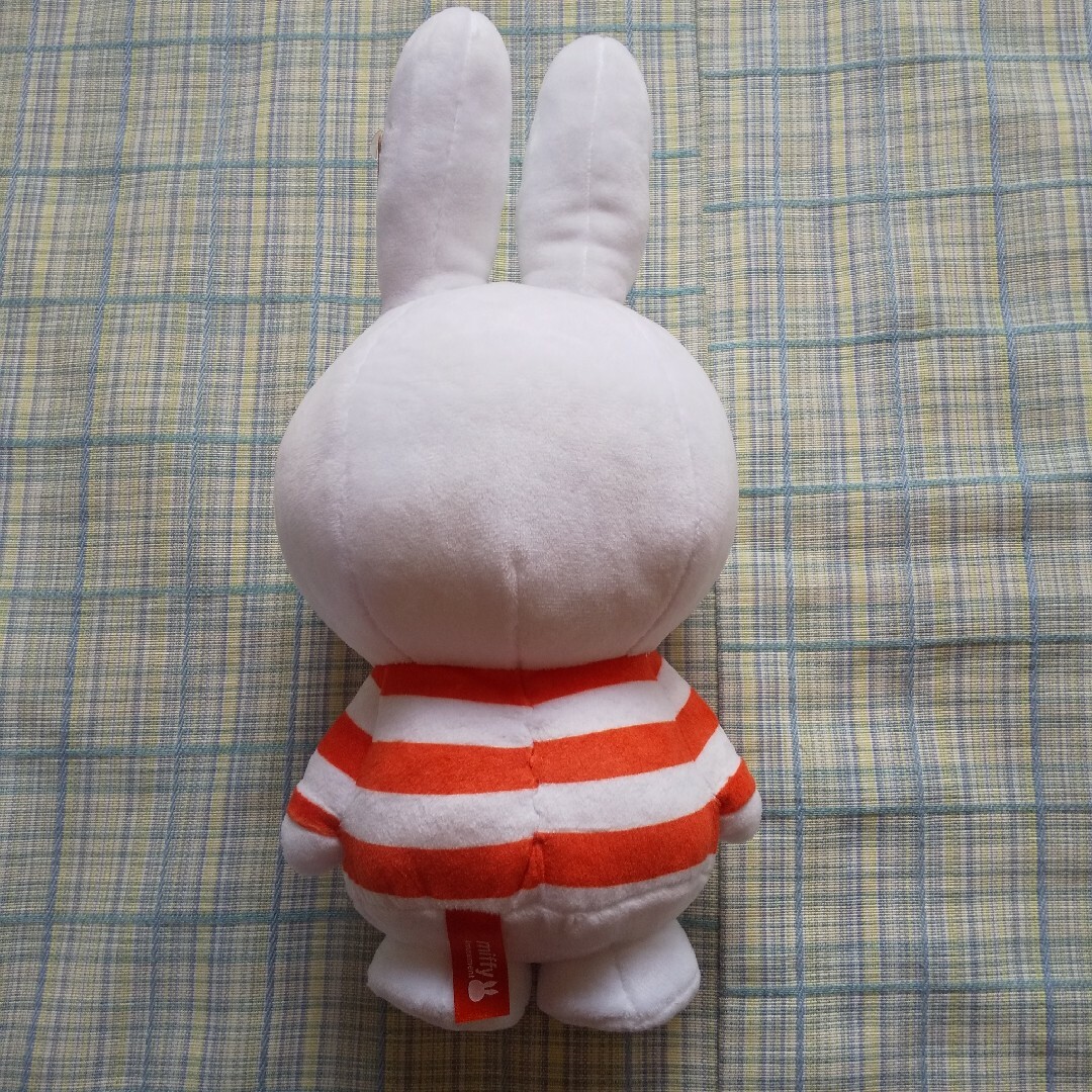 miffy(ミッフィー)のミッフィー SLサイズぬいぐるみ 2020 summer エンタメ/ホビーのおもちゃ/ぬいぐるみ(ぬいぐるみ)の商品写真