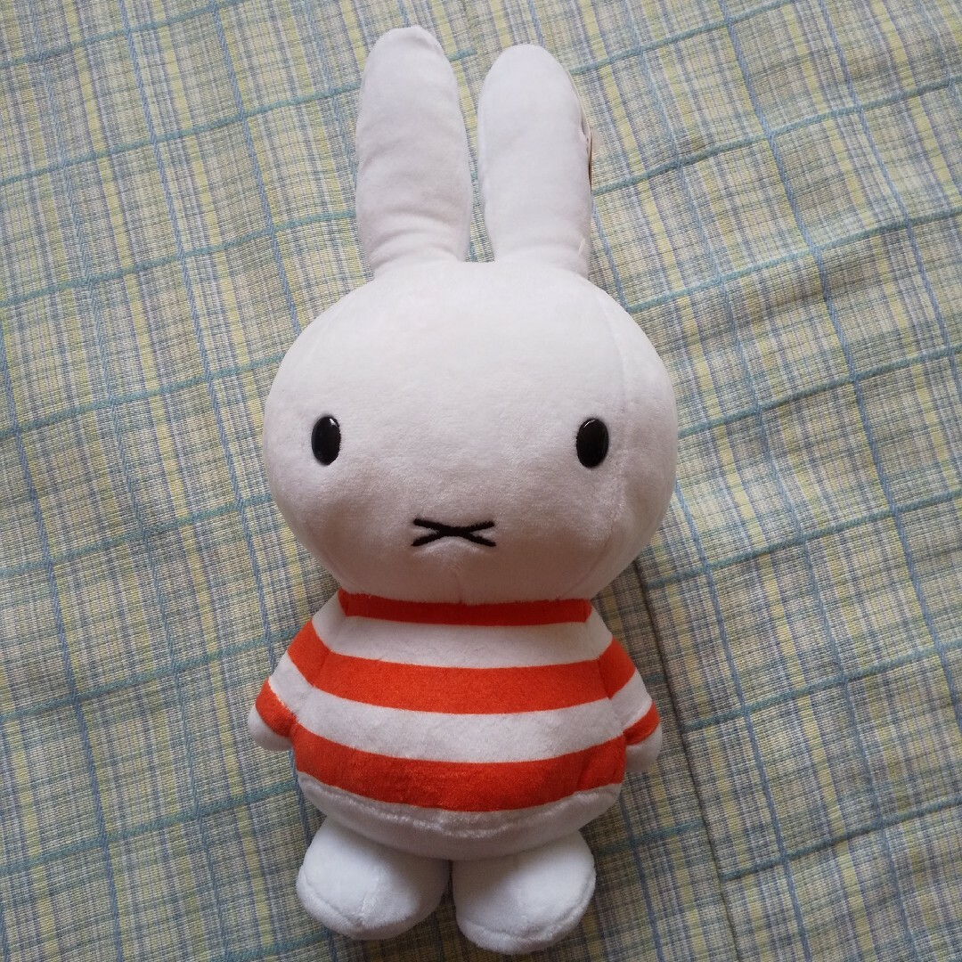 miffy(ミッフィー)のミッフィー SLサイズぬいぐるみ 2020 summer エンタメ/ホビーのおもちゃ/ぬいぐるみ(ぬいぐるみ)の商品写真