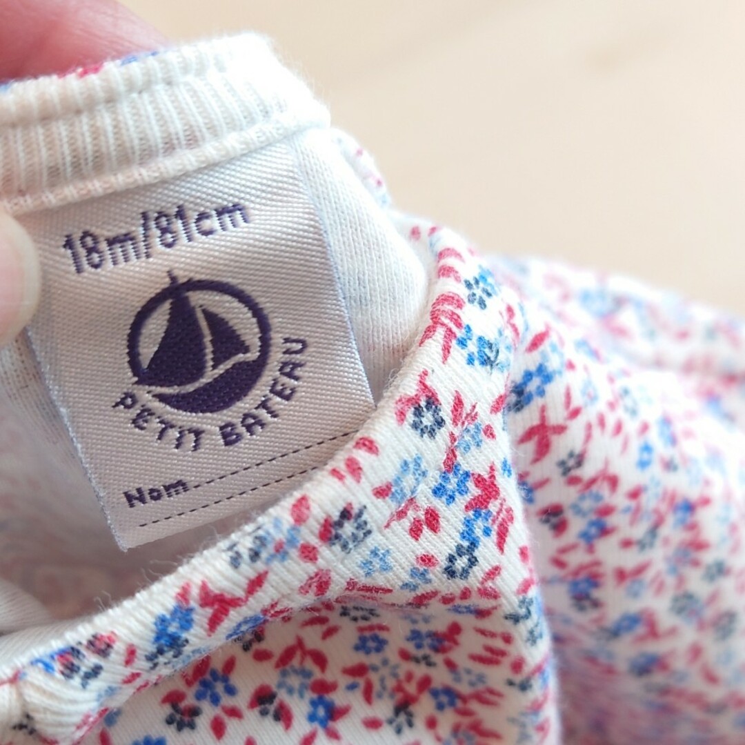 PETIT BATEAU(プチバトー)のPETIT BATEAU　ワンピース　小花柄　18M キッズ/ベビー/マタニティのベビー服(~85cm)(ワンピース)の商品写真