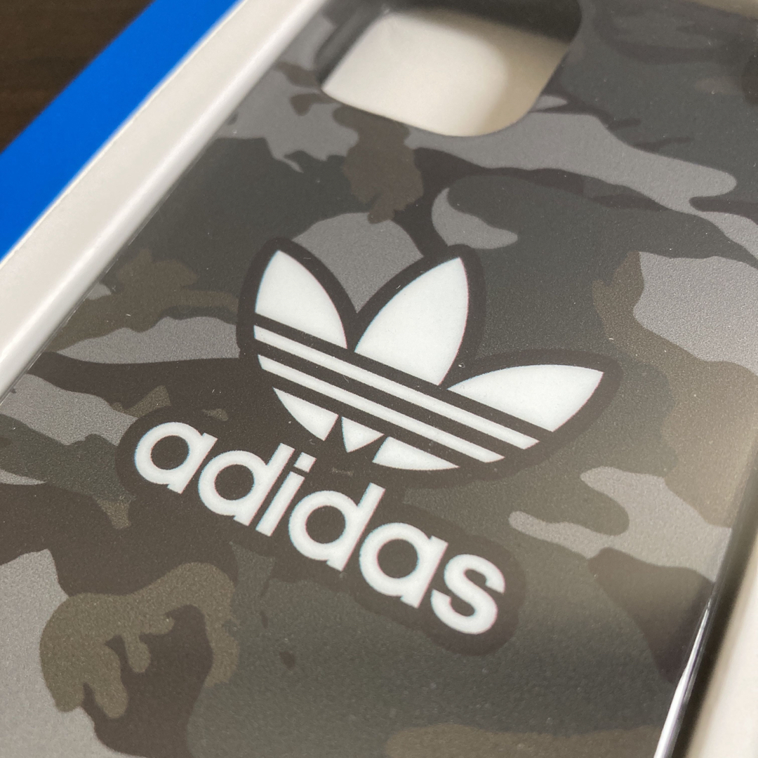 adidas(アディダス)の新品 adidas アディダス iPhone12 mini ケース 迷彩柄 スマホ/家電/カメラのスマホアクセサリー(iPhoneケース)の商品写真