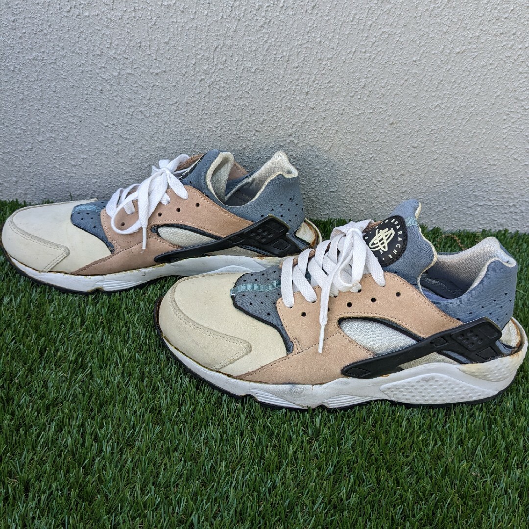 NIKE(ナイキ)のNIKE AIRHUARACHE ESCAPE28cmナイキエアハラチエスケープ メンズの靴/シューズ(スニーカー)の商品写真