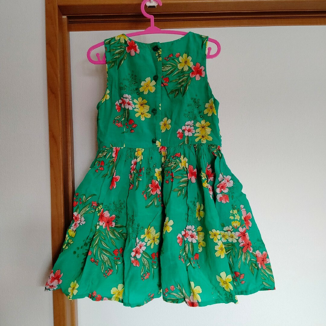 NEXT(ネクスト)のNEXT　ノースリーブワンピース　90 　花柄　緑 キッズ/ベビー/マタニティのキッズ服女の子用(90cm~)(ワンピース)の商品写真