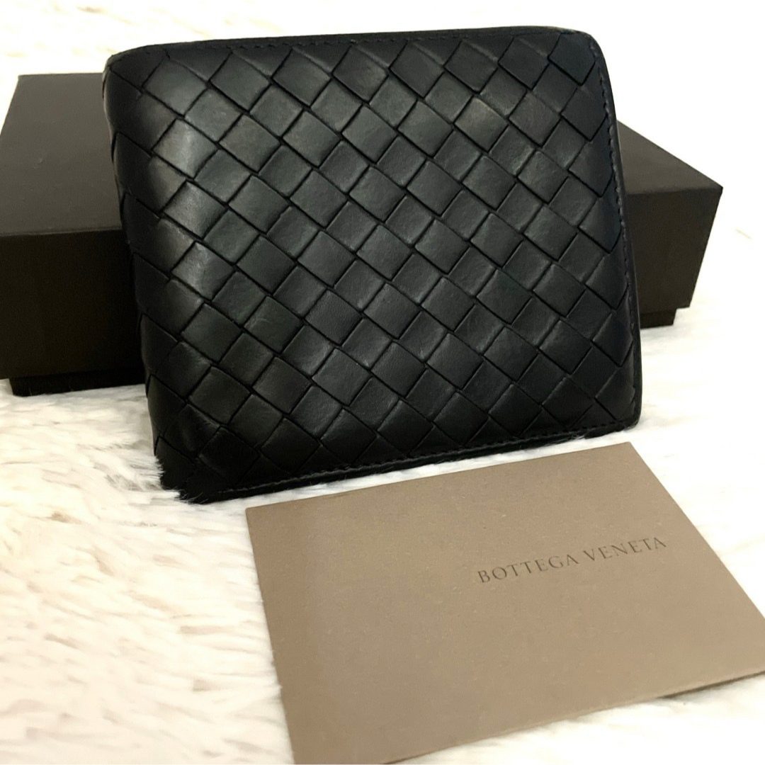 Bottega Veneta(ボッテガヴェネタ)の美品☆ボッテガヴェネタ イントレチャート 二つ折り財布 ブラック 黒 レザー メンズのファッション小物(折り財布)の商品写真