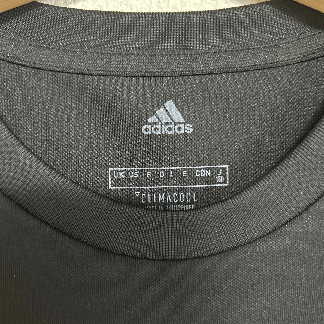 adidas(アディダス)のadidas Tシャツ キッズ/ベビー/マタニティのキッズ服男の子用(90cm~)(Tシャツ/カットソー)の商品写真