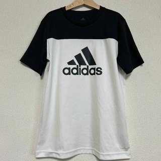 アディダス(adidas)のadidas Tシャツ(Tシャツ/カットソー)