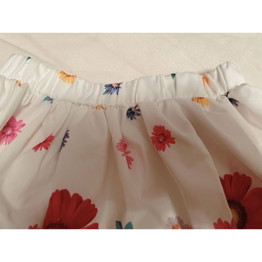 子供服 SHEIN 花柄 スカート 女の子 キッズ/ベビー/マタニティのキッズ服女の子用(90cm~)(スカート)の商品写真