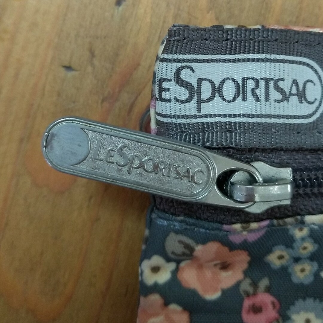 LeSportsac(レスポートサック)のレスポートサックポーチ  小花柄 レディースのファッション小物(ポーチ)の商品写真