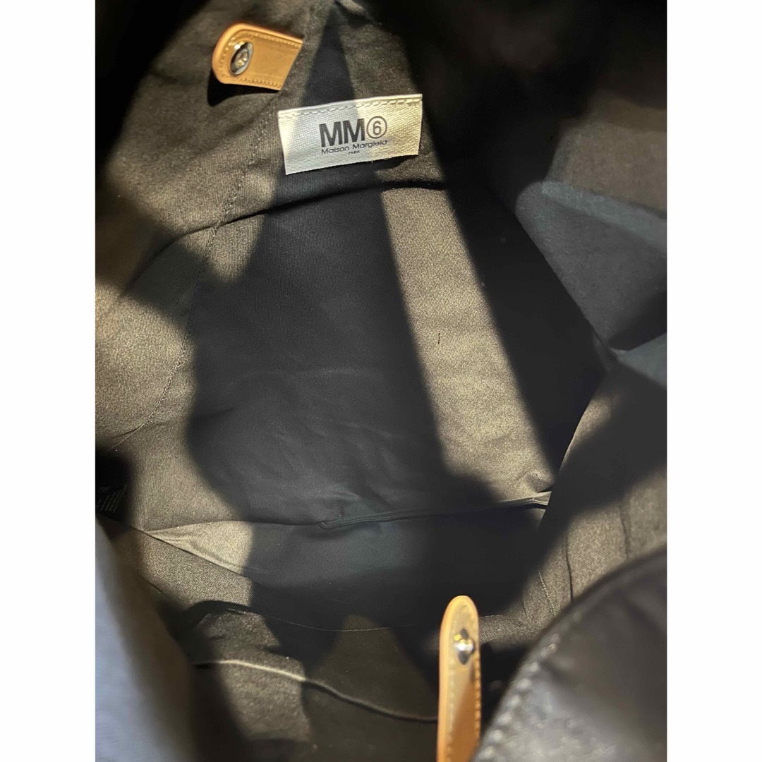 MM6(エムエムシックス)のmm6エムエムシックス メゾンマルジェラ ジャパニーズ トートバッグ サテン黒大 レディースのバッグ(トートバッグ)の商品写真