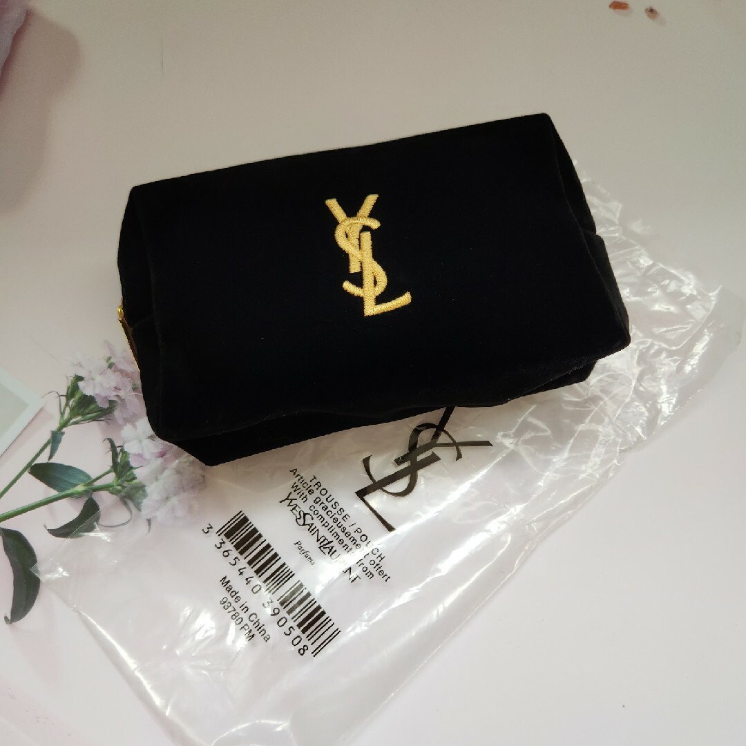 Yves Saint Laurent(イヴサンローラン)の【新品】YSL イヴ・サンローラン・ボーテ　ポーチ　化粧ポーチ コスメポーチ レディースのファッション小物(ポーチ)の商品写真