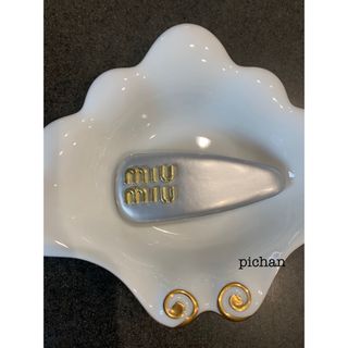 ミュウミュウ バレッタ/ヘアクリップの通販 100点以上 | miumiuの ミュウミュウ バレッタ/ヘアクリップの通販 100点以上 | miumiuの